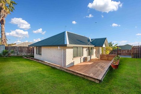 Photo of property in 2/19 Wai Iti Place, Clendon Park, Auckland, 2103