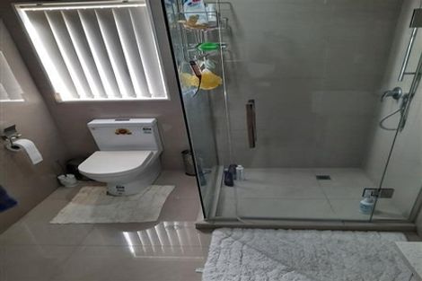 Photo of property in 17 Rosewell Crescent, Flat Bush, Auckland, 2019