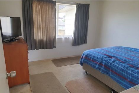 Photo of property in 13 Helms Place, Manurewa, Auckland, 2102