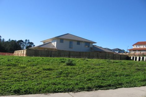 Photo of property in 27 Newbury Place, Schnapper Rock, Auckland, 0632