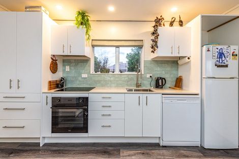 Photo of property in 51 Hussey Street, Waverley, 4510