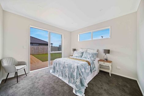 Photo of property in 10 Huahua Crescent, Papakura, 2110
