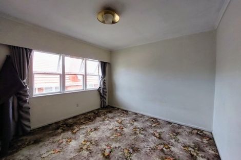 Photo of property in 187 Te Atatu Road, Te Atatu South, Auckland, 0610