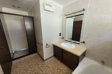 Photo of property in 10b South Road, Moturoa, New Plymouth, 4310