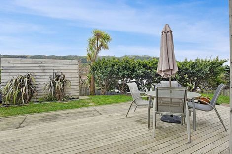 Photo of property in 25a Bell Street, Tawa, Wellington, 5028