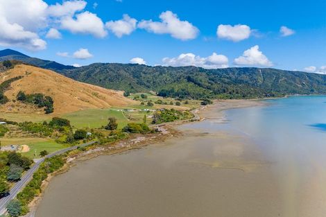 Photo of property in 948 Queen Charlotte Drive, Linkwater, Picton, 7281