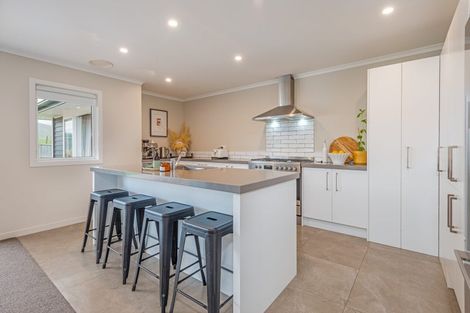 Photo of property in 26 Atlantic Drive, Fitzherbert, Palmerston North, 4410