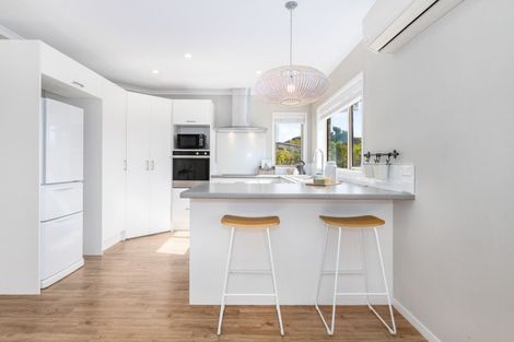 Photo of property in 122 Endeavour Drive, Whitby, Porirua, 5024