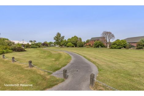 Photo of property in 19 Thornlea Place, Halswell, Christchurch, 8025