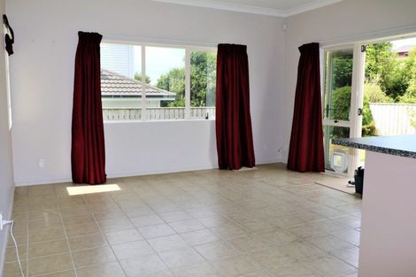 Photo of property in 211 Westchester Drive, Churton Park, Wellington, 6037