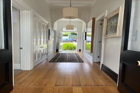 Photo of property in 70 Palmerston Road, Birkenhead, Auckland, 0626