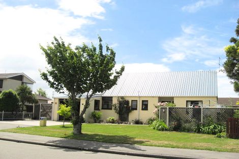 Photo of property in 46 Laing Crescent, Heathcote Valley, Christchurch, 8022