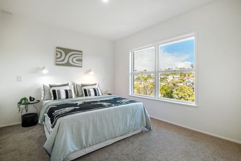 Photo of property in 2/5 Battle Place, Glenfield, Auckland, 0629