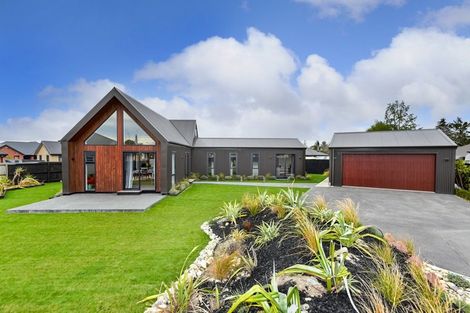 Photo of property in 16 Walter Place, Kirwee, Darfield, 7571