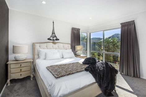 Photo of property in 3 Tararua Close, Aotea, Porirua, 5024