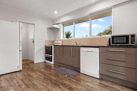 Photo of property in 4 Luxor Place, Pomare, Rotorua, 3015