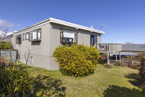 Photo of property in 2/25 Golders Place, Richmond Heights, Taupo, 3330