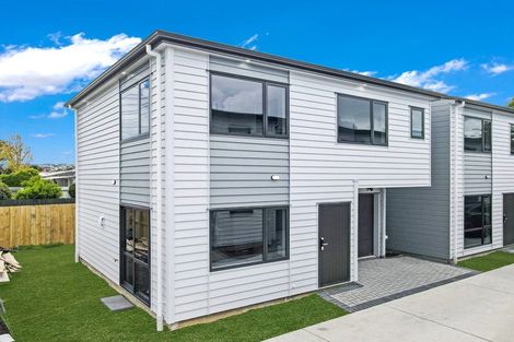 Photo of property in 2/177 Old Wairoa Road, Papakura, 2110