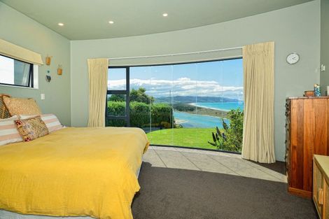 Photo of property in 225 Mahia East Coast Road, Mahia, 4198