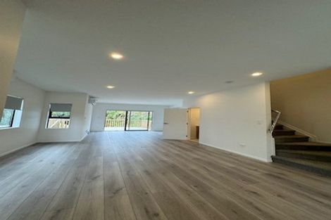 Photo of property in 47a Crestview Rise, Papakura, 2110