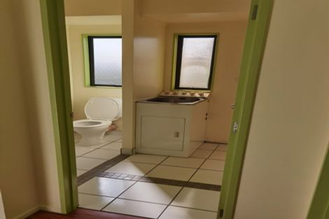 Photo of property in 2/13 Cheryl Place, Hillcrest, Auckland, 0627