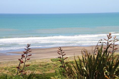 Photo of property in 31 Longbeach Drive, Castlecliff, Whanganui, 4501