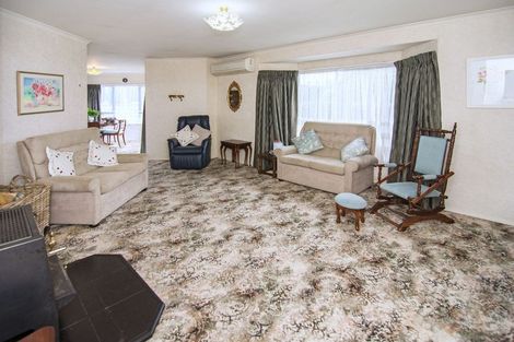 Photo of property in 228 High Street North, Carterton, 5713