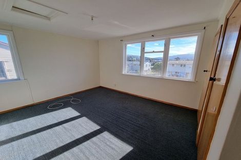 Photo of property in 66-68 Waihora Crescent, Waitangirua, Porirua, 5024