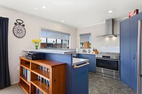 Photo of property in 15 Edgewater Grove, Whakatane, 3120