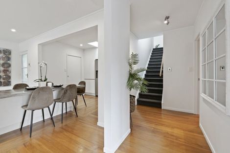 Photo of property in 21 Berne Place, Birkenhead, Auckland, 0626