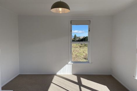 Photo of property in 8 Kelvin Place, Westown, New Plymouth, 4310