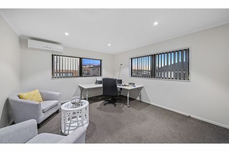 Photo of property in 14 Kereru Rise, Papakura, 2110