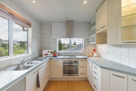 Photo of property in 52 Sycamore Drive, Sunnynook, Auckland, 0620