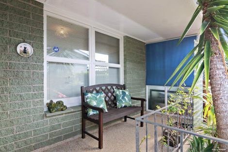 Photo of property in 2/59 Shakespeare Road, Milford, Auckland, 0620