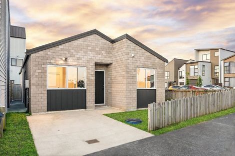 Photo of property in 20 Herekino Street, Westgate, Auckland, 0814