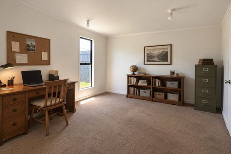 Photo of property in 5 Douglas Road, Amberley, 7410