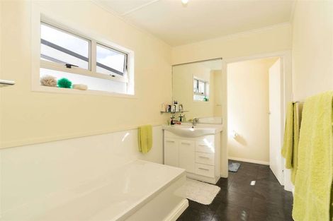 Photo of property in 286 Kawiu Road, Levin, 5510