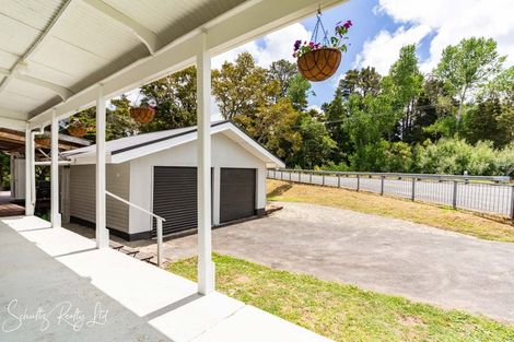 Photo of property in 17 Franklin Road, Paparoa, 0571