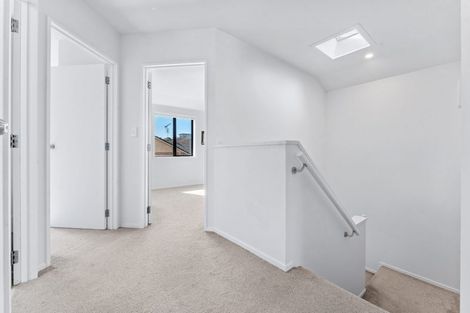 Photo of property in 8/36 John Jennings Drive, Oteha, Auckland, 0632