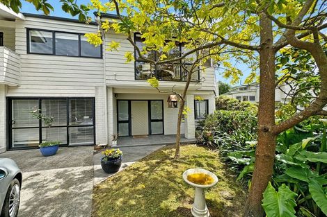 Photo of property in 1/20a Hauraki Road, Hauraki, Auckland, 0622
