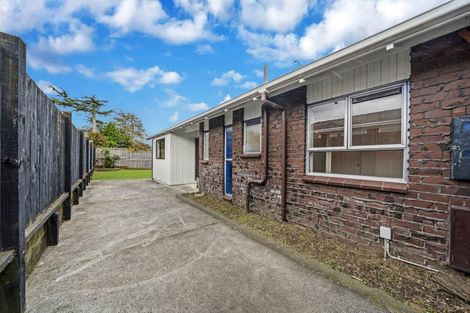 Photo of property in 2/7 Benygloe Place, Highland Park, Auckland, 2010