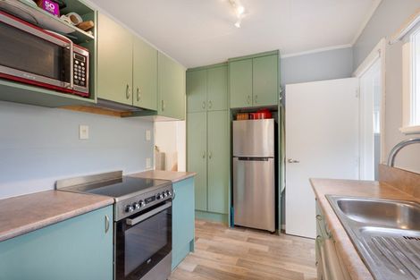 Photo of property in 35 Elmslie Road, Pinehaven, Upper Hutt, 5019