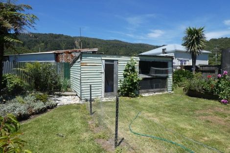 Photo of property in 7 Greenfield Street, Hector, 7822