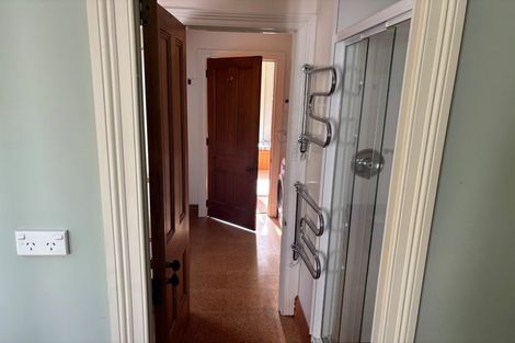 Photo of property in 12 Fairview Crescent, Kelburn, Wellington, 6012