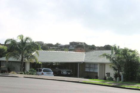 Photo of property in 18 Callender Place, Shelly Park, Auckland, 2014