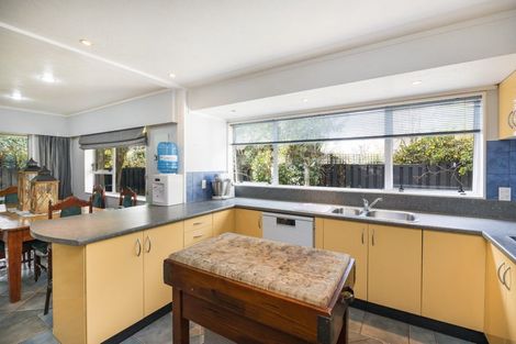 Photo of property in 6 Truscott Grove, Awapuni, Palmerston North, 4412