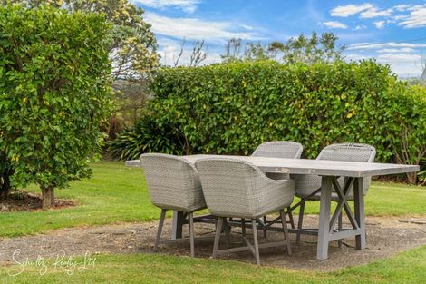 Photo of property in 17 Oparakau Road, Matakohe, 0594