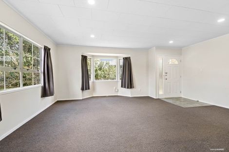 Photo of property in 35 Barbados Drive, Unsworth Heights, Auckland, 0632