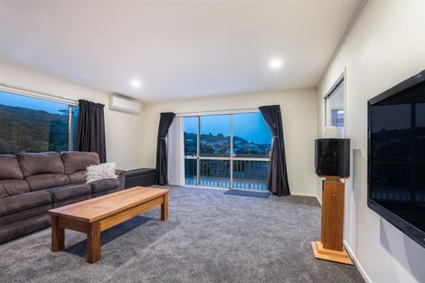 Photo of property in 57b Albatross Close, Whitby, Porirua, 5024
