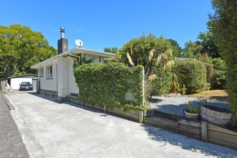 Photo of property in 16 Molloys Road, Te Marua, Upper Hutt, 5018